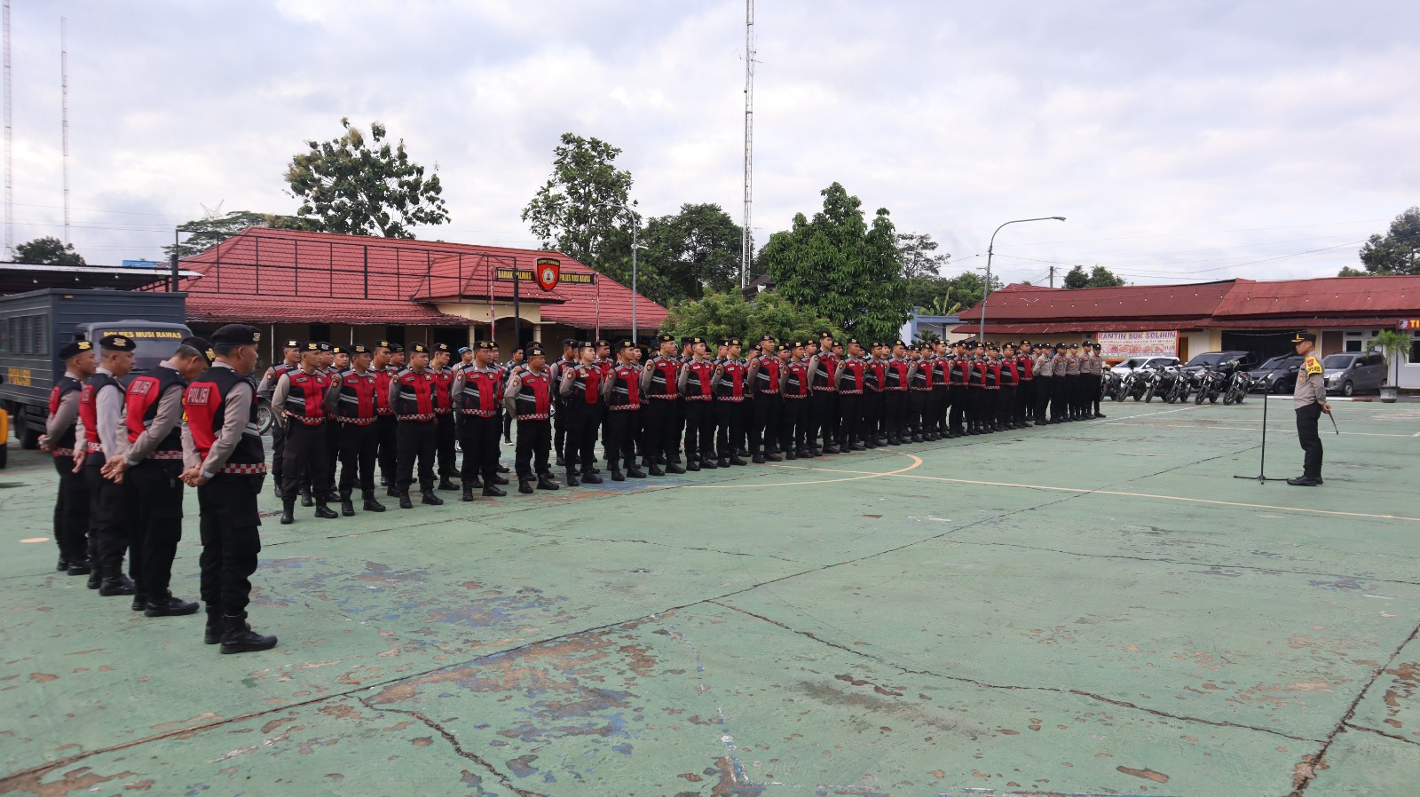 Pimpin Apel Perdana Satuan Samapta, Kapolres Musi Rawas : Jaga Penampilan, Tingkatkan Patroli Rutin dan Hindari Pelanggaran