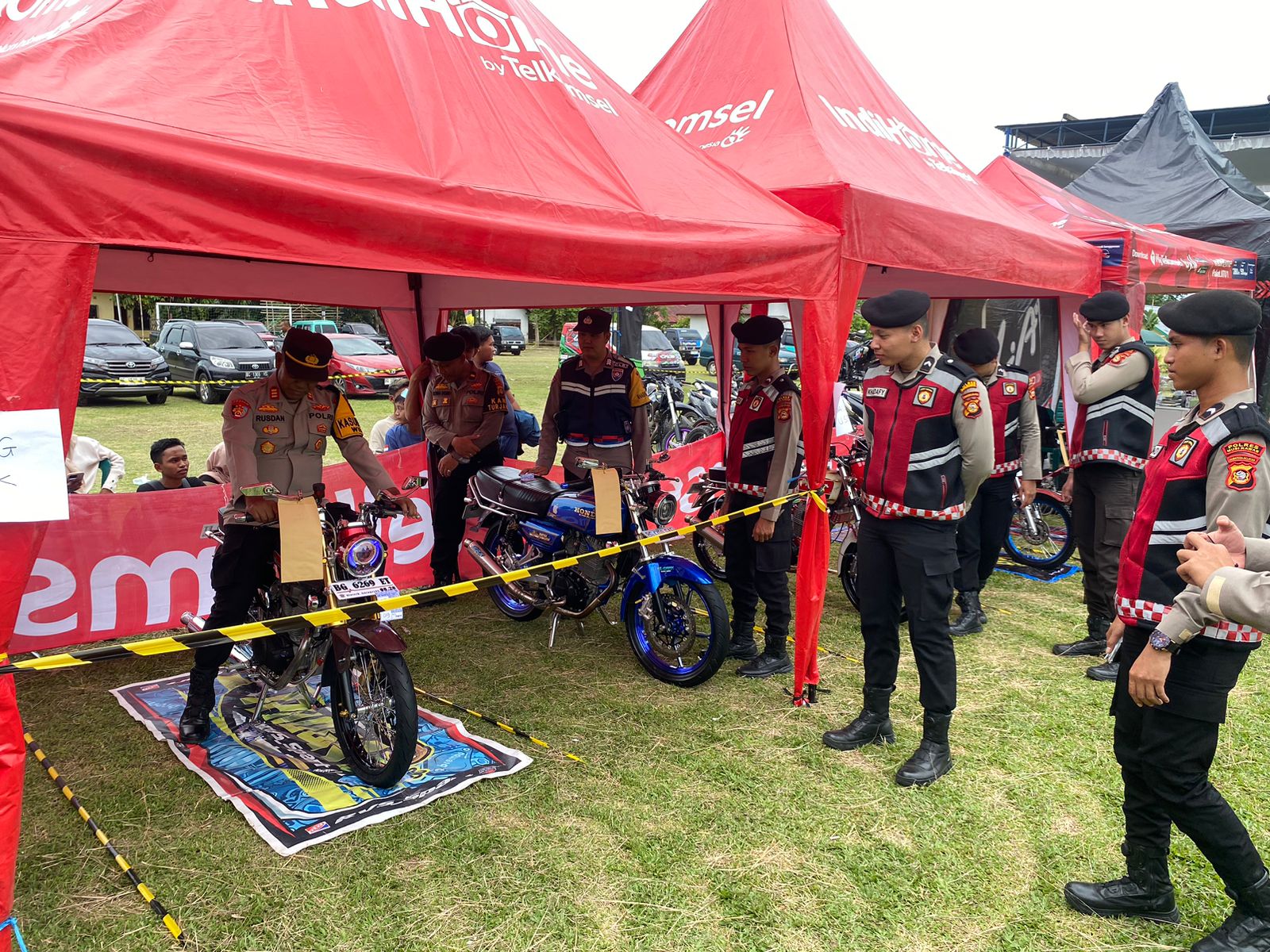 Siagakan Puluhan Personel, Polres Musi Rawas Bersama Polsek Tugumulyo Lakukan Pengamanan Annivesary Kracker Silampari Supermoto