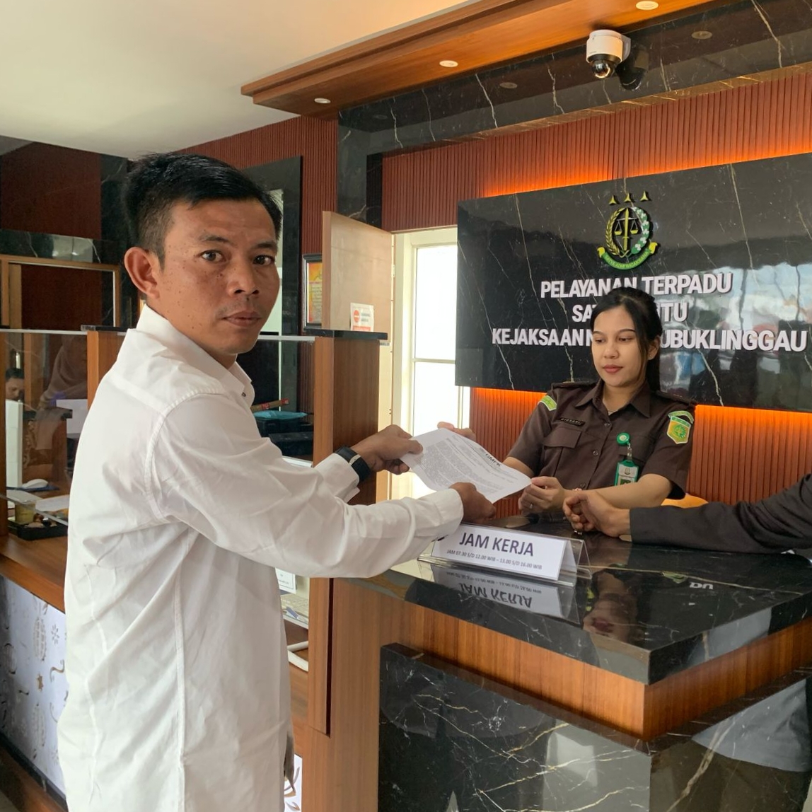 LSM GMPK Resmi Laporkan Kepsek SMAN 1 Lubuklinggau ke Kejaksaan Negeri Lubuklinggau