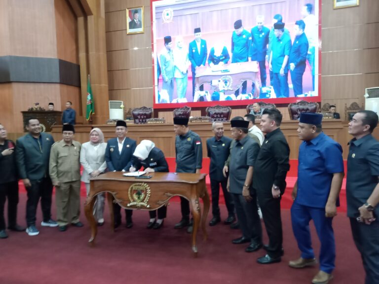 Paripurna Istimewa DPRD Musi Rawas, LKPJ Bupati Musi Rawas 2024. Bupati Musi Rawas, Hj Ratna Machmud Tingkat Pengangguran Menurun
