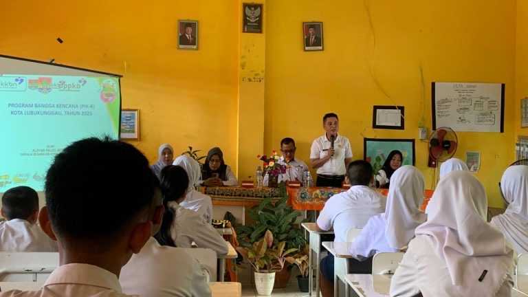 Dinas PPKB Lubuklinggau Lakukan Penyuluhan PIK-R di SMPN 1