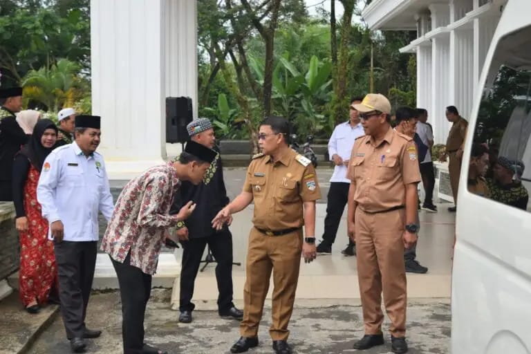 Bupati Muratara Resmikan Pelepasan Keberangkatan Kafilah STQH Ke Kabupaten Pali